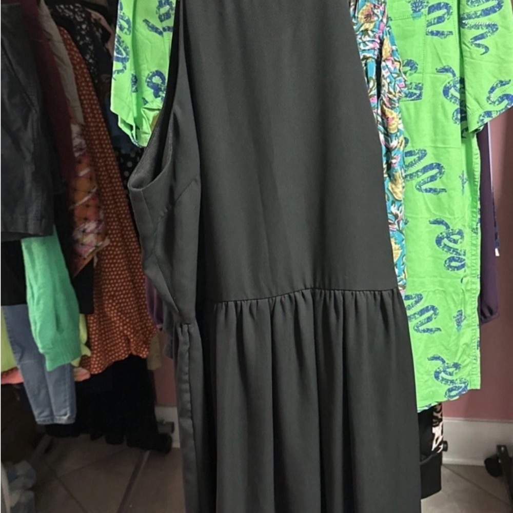 Chic Black Midi Dress